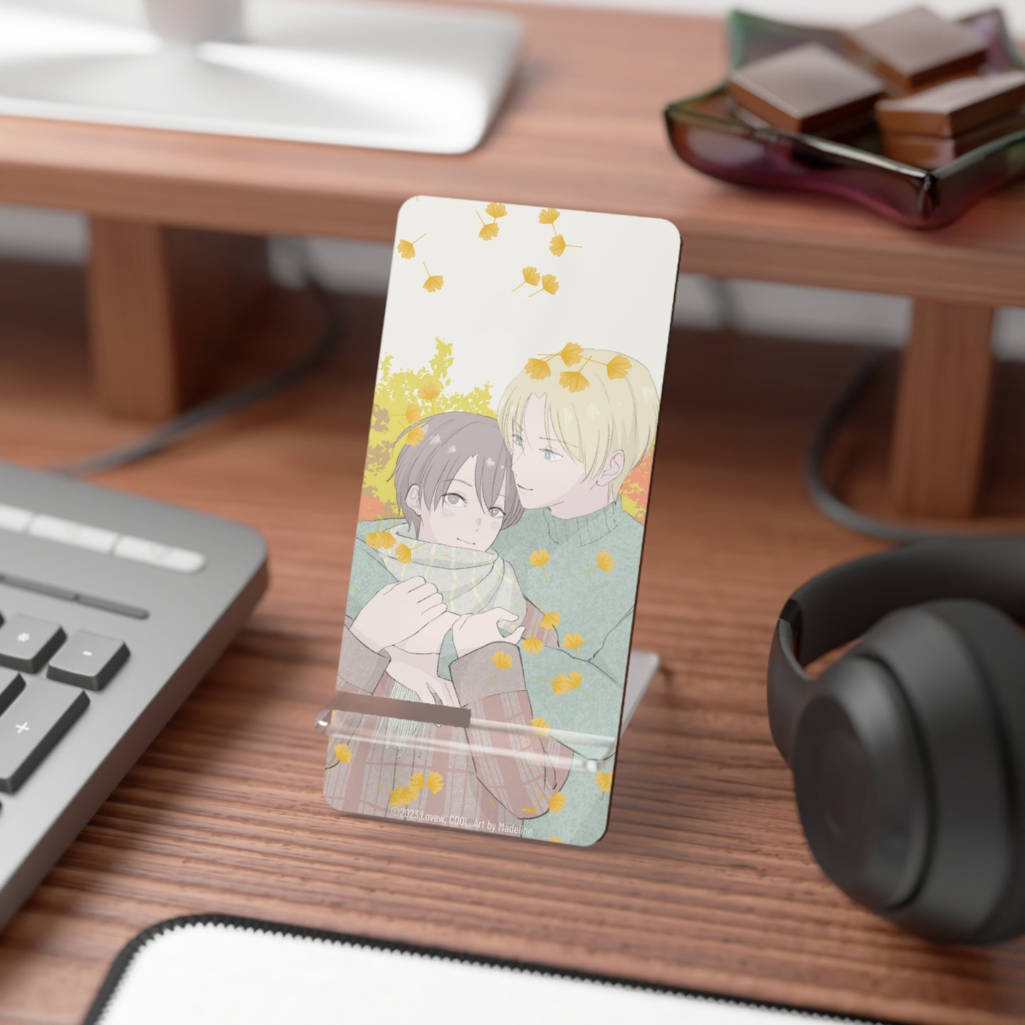 FALL-ing in Love Mobile Display Stand for Smartphones